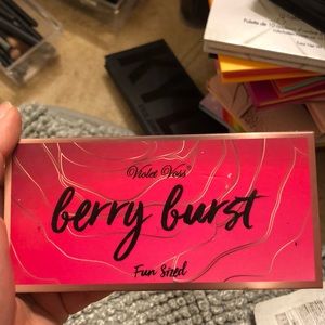 VIOLET VOSS EYE SHADOW